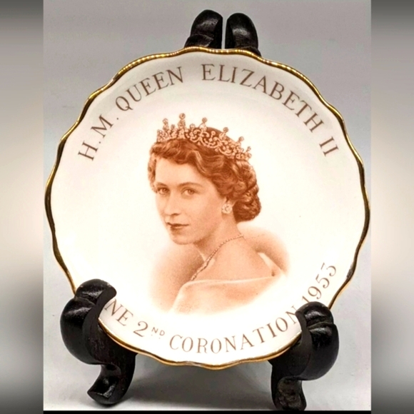 Queen Elizabeth II Original Coronation 1953 Collector Plate 4.25" - Picture 1 of 6